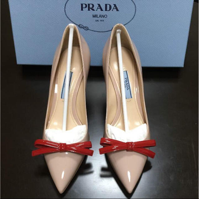 PRADA(プラダ)の【新品未使用】Pradaピンヒール 35 EUサイズ34 レディースの靴/シューズ(ハイヒール/パンプス)の商品写真