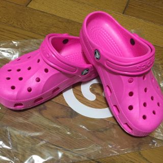 クロックス(crocs)の新品♡クロックス♡ネオンマゼンタ♡(サンダル)