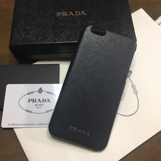 PRADA(プラダ)のプラダ🌟iPhone6・6S対応スマホケース ネイビー スマホ/家電/カメラのスマホアクセサリー(iPhoneケース)の商品写真