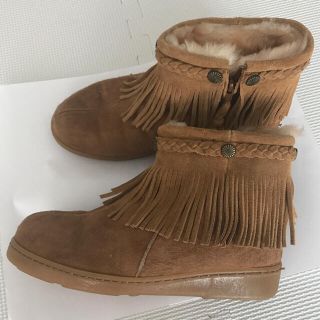 ミネトンカ(Minnetonka)のお値下げ ミネトンカ ムートン フリンジ ボア  サイズ7 美品(ブーツ)