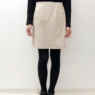 アルシーヴ(archives)のarchives 新品タグ付き 刺繍スカート(ミニスカート)
