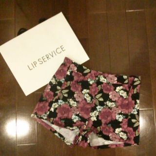 リップサービス(LIP SERVICE)の♡フラワーショートパンツ♡(ショートパンツ)