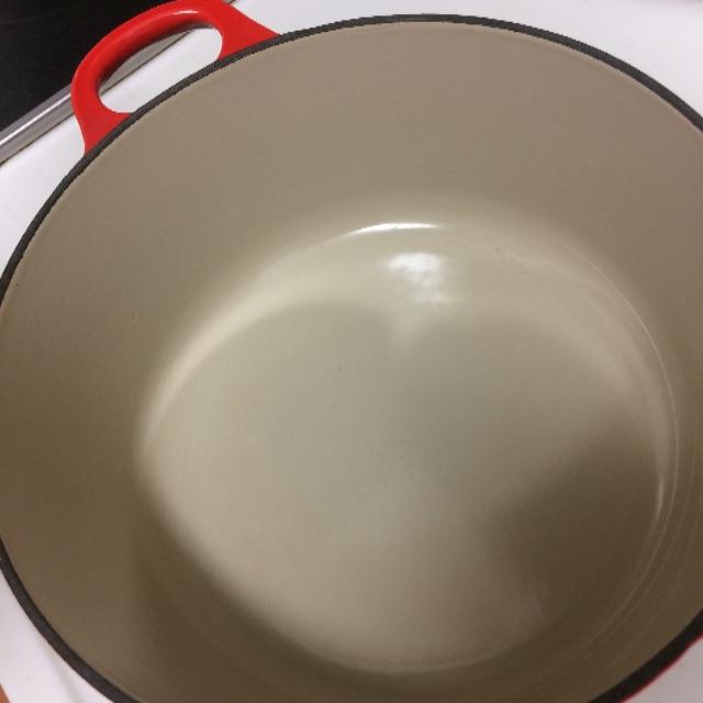 LE CREUSET(ルクルーゼ)のル・クルーゼ ココットロンド 22センチ インテリア/住まい/日用品のキッチン/食器(鍋/フライパン)の商品写真