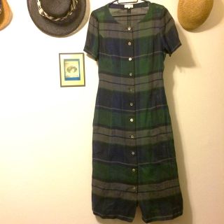 BURBERRY（ワンピース ・ グリーン・カーキ/緑色系）のフリマ