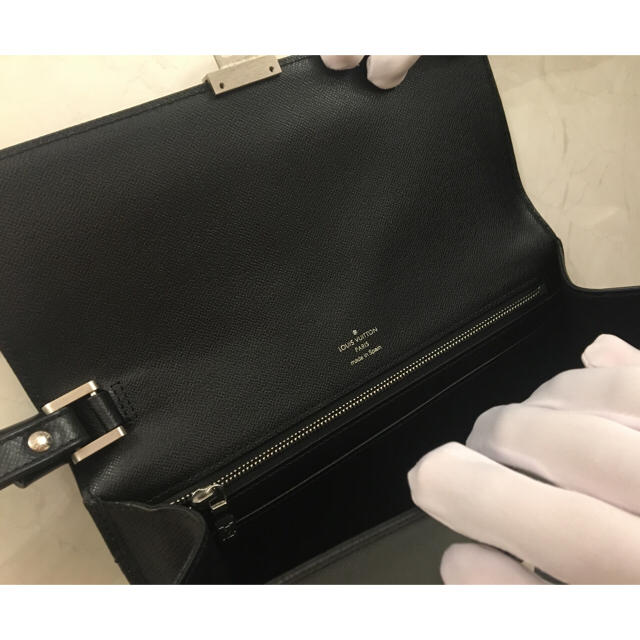 LOUIS VUITTON(ルイヴィトン)のヴィトン♡バック♡綺麗♡黒♡革♡タイガー♡黒 メンズのバッグ(ボディーバッグ)の商品写真