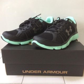 アンダーアーマー(UNDER ARMOUR)の新品⭐️¥10,260アンダーアーマー☆Ladies'マイクロG【24cm】(スニーカー)