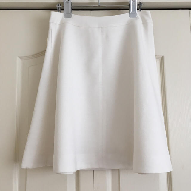 Noble(ノーブル)のNOBLE ホワイトスカート♪ レディースのスカート(ひざ丈スカート)の商品写真