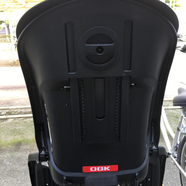 OGK(オージーケー)のOGK 自転車用、荷台子供のせ  チャイルドシート キッズ/ベビー/マタニティの外出/移動用品(自動車用チャイルドシート本体)の商品写真