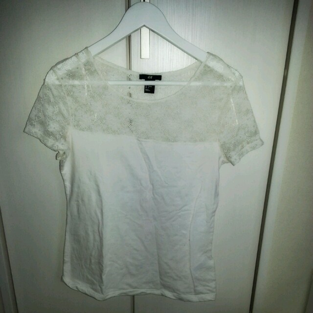 H&M(エイチアンドエム)のレースTシャツ レディースのトップス(Tシャツ(半袖/袖なし))の商品写真