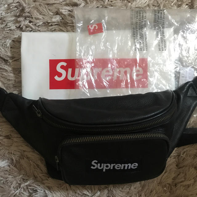 Supreme(シュプリーム)の★専用★超美品！Supremeボディバック★ メンズのバッグ(ボディーバッグ)の商品写真