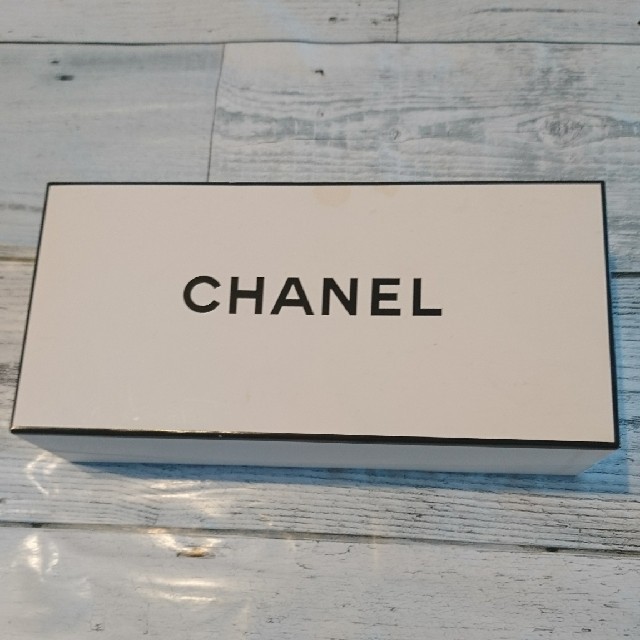 CHANEL(シャネル)の☆未使用☆CHANEL 石鹸と香水のセット コスメ/美容のボディケア(ボディソープ/石鹸)の商品写真