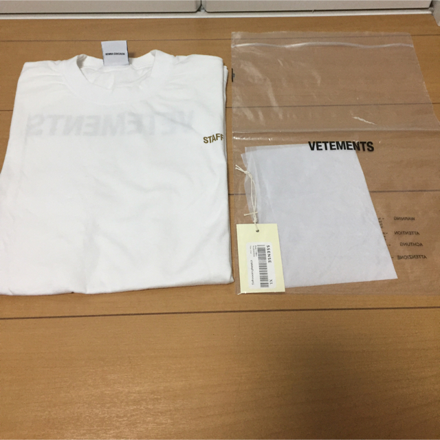 売切り【VETEMENTS staff T 白 XLサイズ】