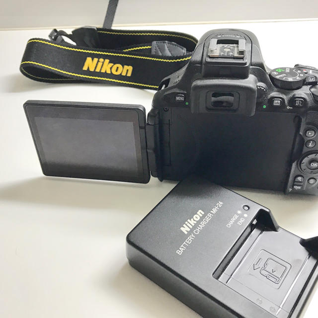 最新デザインの Nikon 美品 ニコンデジタル一眼レフカメラD5500 デジタル一眼