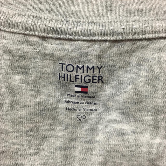 TOMMY HILFIGER(トミーヒルフィガー)のトミー 半袖VネックTシャツ レディースのトップス(Tシャツ(半袖/袖なし))の商品写真