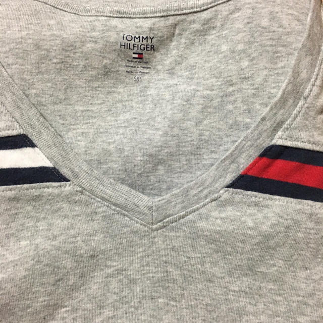 TOMMY HILFIGER(トミーヒルフィガー)のトミー 半袖VネックTシャツ レディースのトップス(Tシャツ(半袖/袖なし))の商品写真