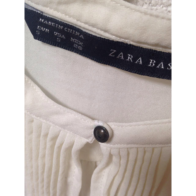 ZARA(ザラ)の最終値下げZARA タックブラウス   レディースのトップス(シャツ/ブラウス(長袖/七分))の商品写真