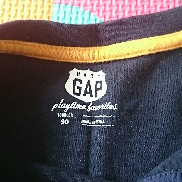 babyGAP(ベビーギャップ)のベビーギャップ 長袖Tシャツ 90㎝ キッズ/ベビー/マタニティのキッズ服男の子用(90cm~)(Tシャツ/カットソー)の商品写真