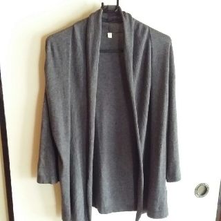 ユニクロ(UNIQLO)のカーディガン　グレーL(カーディガン)