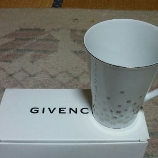 ジバンシィ(GIVENCHY)のmomo様専用GIVENCHYマグカップ2個組(グラス/カップ)