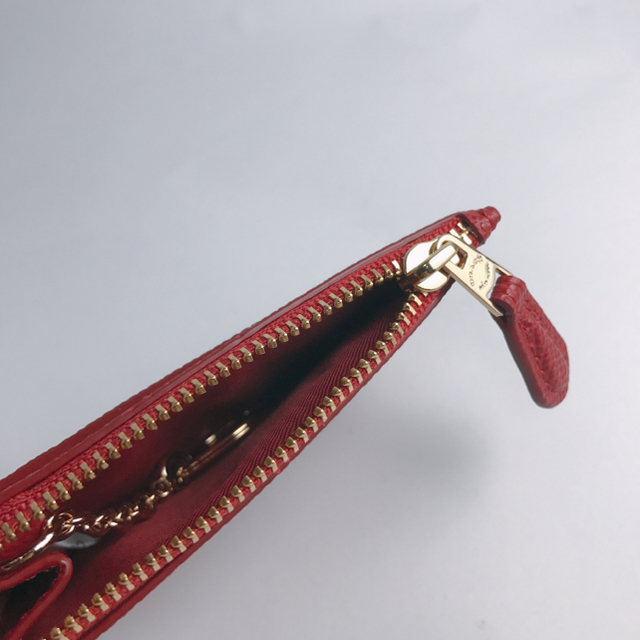 COACH(コーチ)のCOACH　コーチ　True Red キーリング付きID/カードケース　新品 レディースのファッション小物(名刺入れ/定期入れ)の商品写真