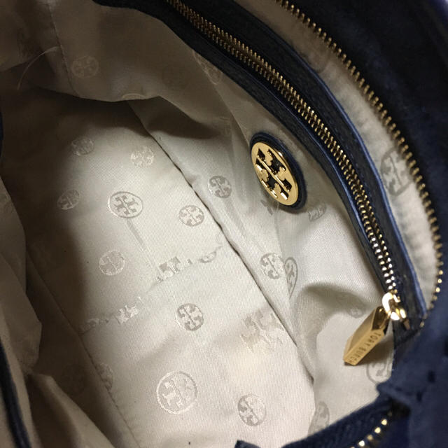 Tory Burch(トリーバーチ)のトリーバーチ アマンダミニスエード レディースのバッグ(ハンドバッグ)の商品写真