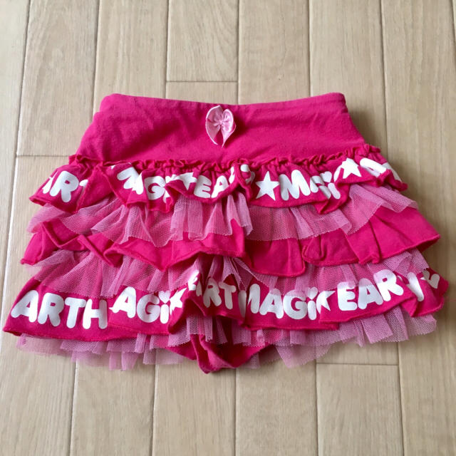 EARTHMAGIC(アースマジック)の値下げ♡アースマジックEARTHMAGIC ロゴ柄フリル スカートパンツ 100 キッズ/ベビー/マタニティのキッズ服女の子用(90cm~)(スカート)の商品写真