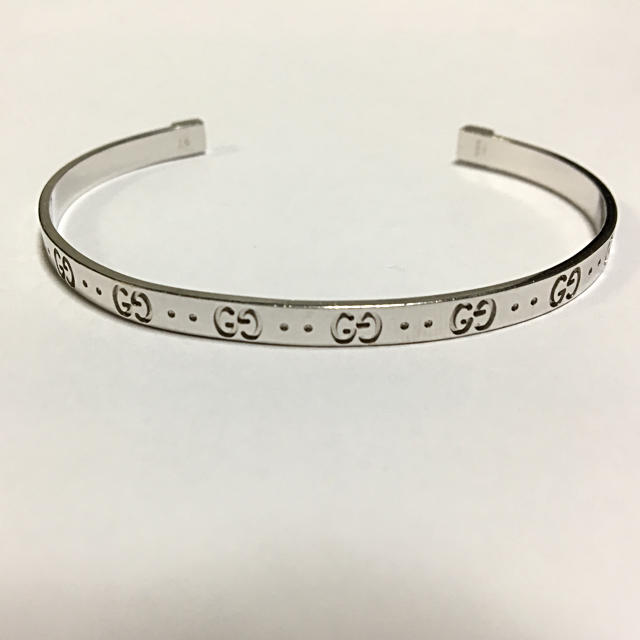 Gucci - グッチ アイコンバングル K18WG GG ブレスレットの通販 by