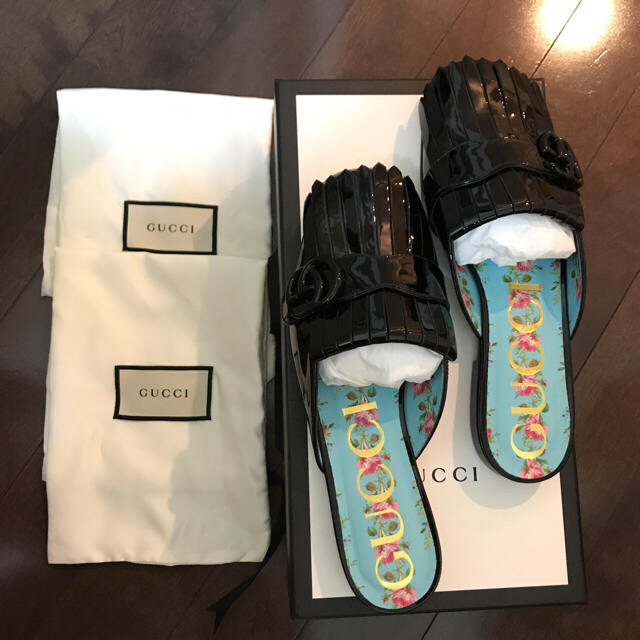 大人気新品 Gucci 新品未使用グッチマーモンパテントレザースリッパ - サンダル 大人気新品 Gucci 新品未使用グッチマーモンパテントレザースリッパ - サンダル