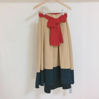 レディアゼル(REDYAZEL)の♡さく様専用♡REDYAZEL バイカラータックフレアスカート(ひざ丈スカート)