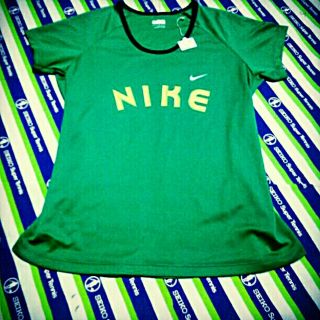 ナイキ(NIKE)のプロフ必読)NIKE FIT-DRI WOMENs サイド スリットベンツ(トレーニング用品)