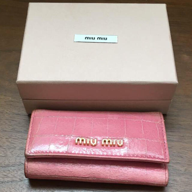 miumiu(ミュウミュウ)のmiumiu キーケース 箱付き レディースのファッション小物(キーケース)の商品写真