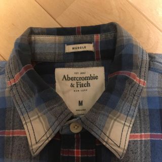 アバクロンビーアンドフィッチ(Abercrombie&Fitch)の値下げしました！送料込み！アバクロ 長袖 チェック サイズM 良好 ネイビー(Tシャツ/カットソー(七分/長袖))