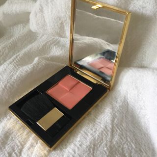 イヴサンローランボーテ(Yves Saint Laurent Beaute)のイヴサンローラン ブラッシュラディアンス #9 ピーチコーラル 09 チーク(チーク)