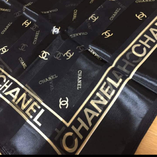 CHANEL(シャネル)の☆超美品☆CHANEL ストール黒 レディースのファッション小物(ストール/パシュミナ)の商品写真