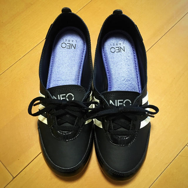 adidas(アディダス)のアディダス ネオ(adidas NEO) 黒✖︎白三本線 レディース スニーカー レディースの靴/シューズ(スニーカー)の商品写真