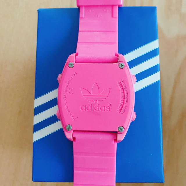 adidas(アディダス)のアディダス 腕時計 ピンク デジタル レディースのファッション小物(腕時計)の商品写真