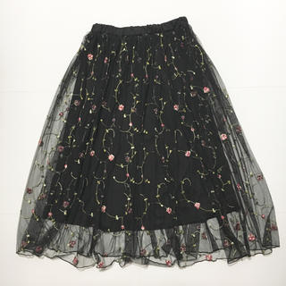 シマムラ(しまむら)のブラック 花柄 刺繍 スカート(ロングスカート)