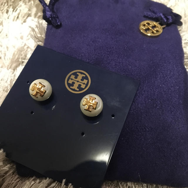 Tory Burch(トリーバーチ)の★大人気レア★トリーバーチ パールピアス  レディースのアクセサリー(ピアス)の商品写真