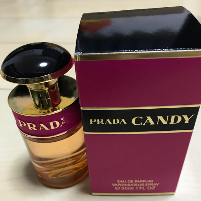 PRADA(プラダ)の美品プラダ キャンディ コスメ/美容の香水(香水(女性用))の商品写真