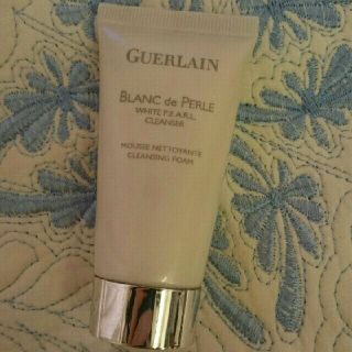 ゲラン(GUERLAIN)の未使用★GUERLAIN★ペルルブランクレンジングフォーム(洗顔料)