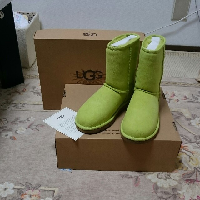 UGG(アグ)のUGG ハワイ限定色 新品 アグ ムートンブーツ レディースの靴/シューズ(ブーツ)の商品写真