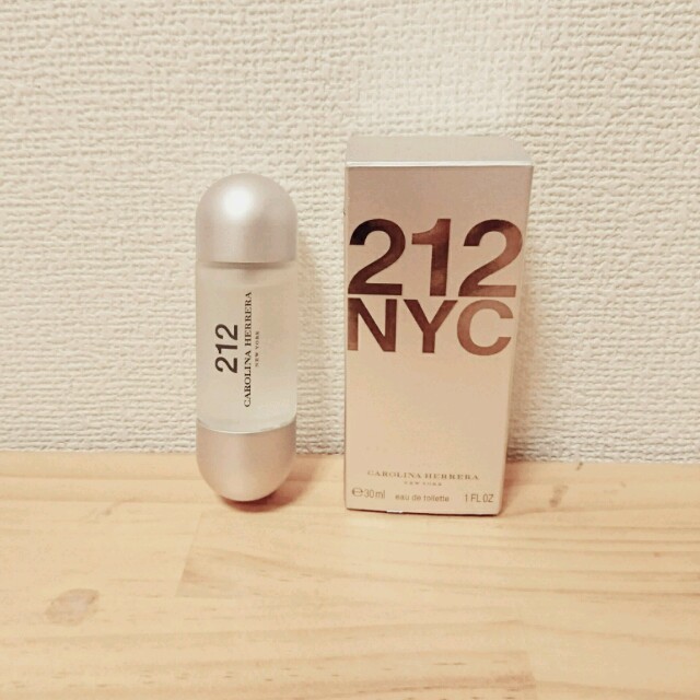 CAROLINA HERRERA(キャロライナヘレナ)のキャロライナ ヘレラ ２１２ コスメ/美容の香水(ユニセックス)の商品写真