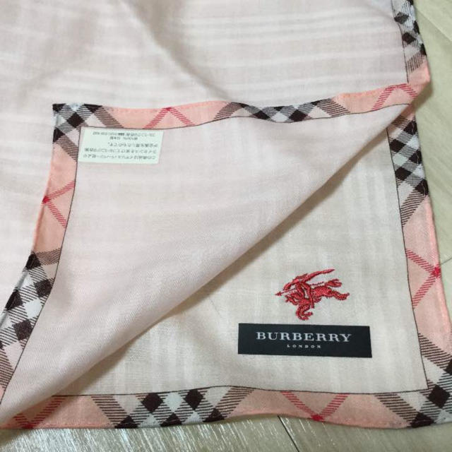 BURBERRY(バーバリー)の新品★シール付 バーバリー 刺繍 ハンカチ  レディースのファッション小物(ハンカチ)の商品写真