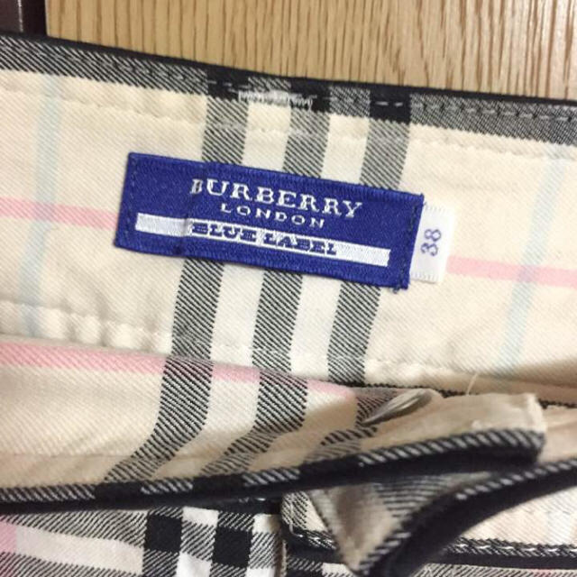 BURBERRY BLUE LABEL(バーバリーブルーレーベル)のバーバリー ブルーレーベル 38 ハーフパンツ レディースのパンツ(ハーフパンツ)の商品写真