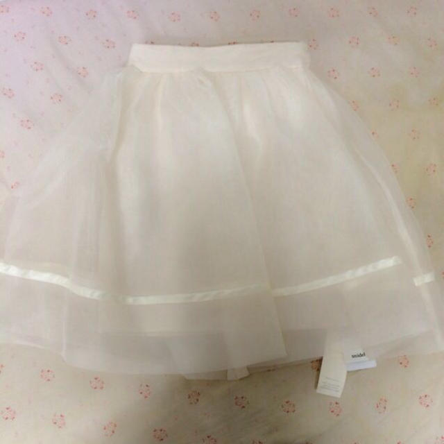 SNIDEL(スナイデル)のスナイデル♡バックリボンスカート レディースのスカート(ひざ丈スカート)の商品写真