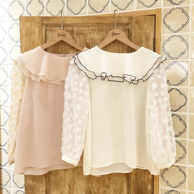 flower(フラワー)のみお様専用❁ flower feminy collar blouse  レディースのトップス(シャツ/ブラウス(長袖/七分))の商品写真