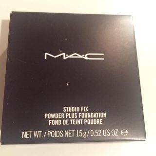 マック(MAC)のMACパウダーファンデーション(ファンデーション)