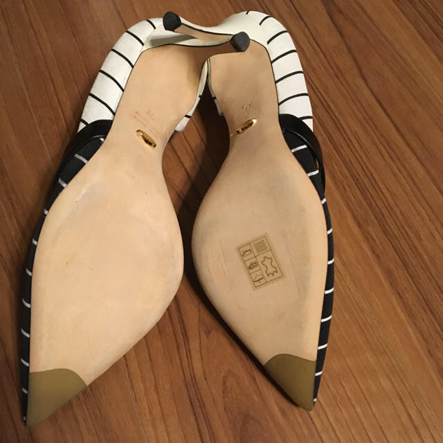 Sergio Rossi(セルジオロッシ)のセルジオロッシ ヒール 37号 新品　ソフトケース付き レディースの靴/シューズ(ハイヒール/パンプス)の商品写真