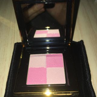 イヴサンローランボーテ(Yves Saint Laurent Beaute)の新品未使用♡イヴサンローラン ほお紅 チーク(チーク)