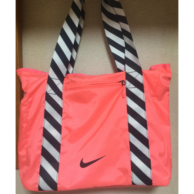 NIKE(ナイキ)の新品未使用 Nike スポーツバック トートバッグ ピンク ナイキ レディースのバッグ(トートバッグ)の商品写真